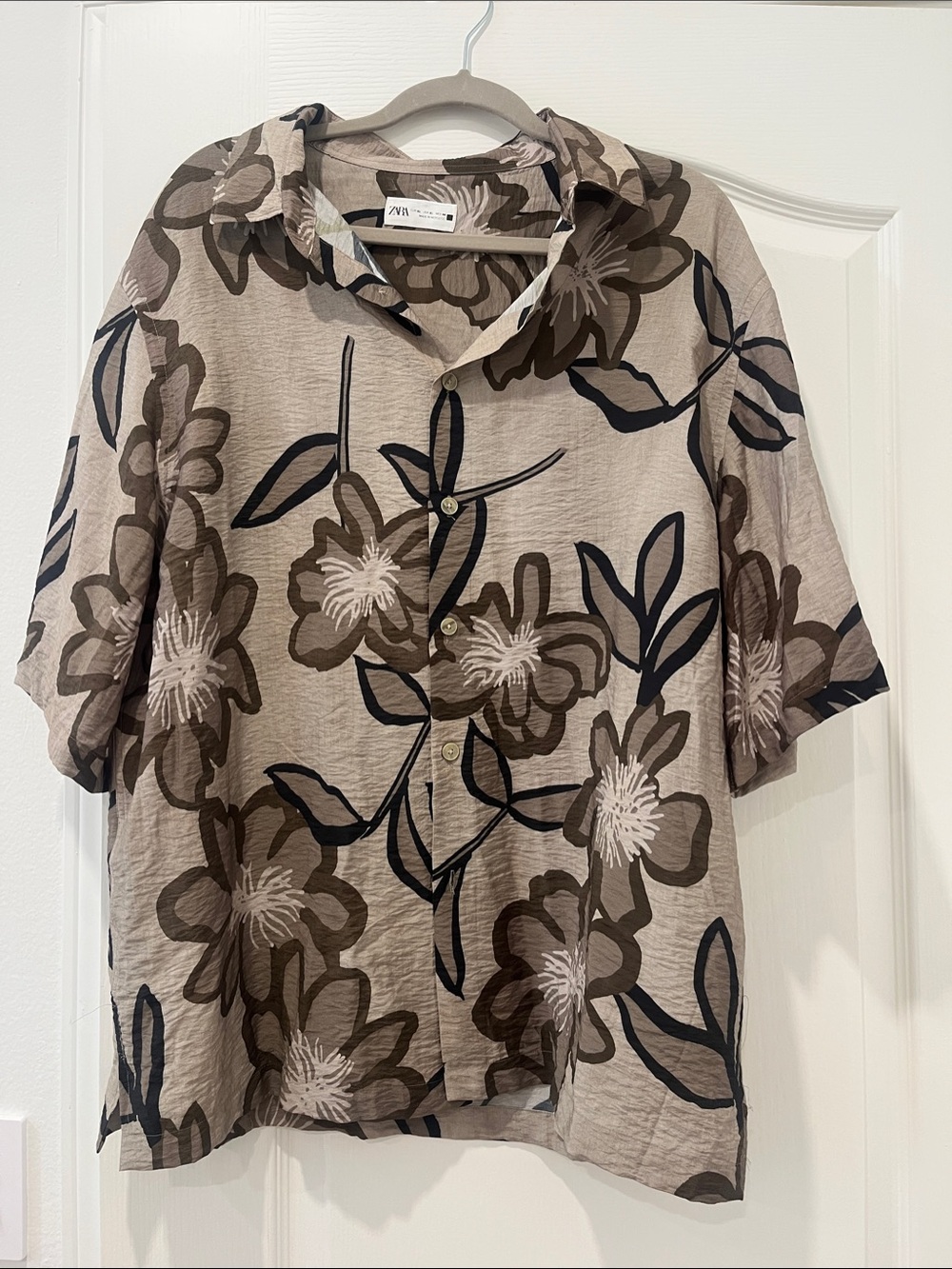 Zara Beige Floral Short-Sleeve Button-Up Shirt